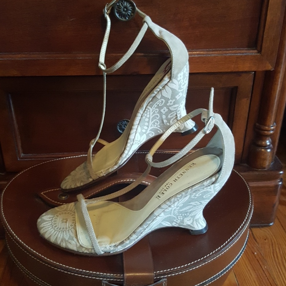 Kenneth Cole suede wedges